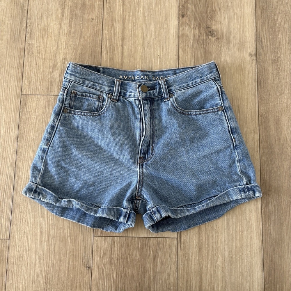 American Eagle Mom Shorts Women's Size 2 High‎ Rise Cuffed Denim Jean